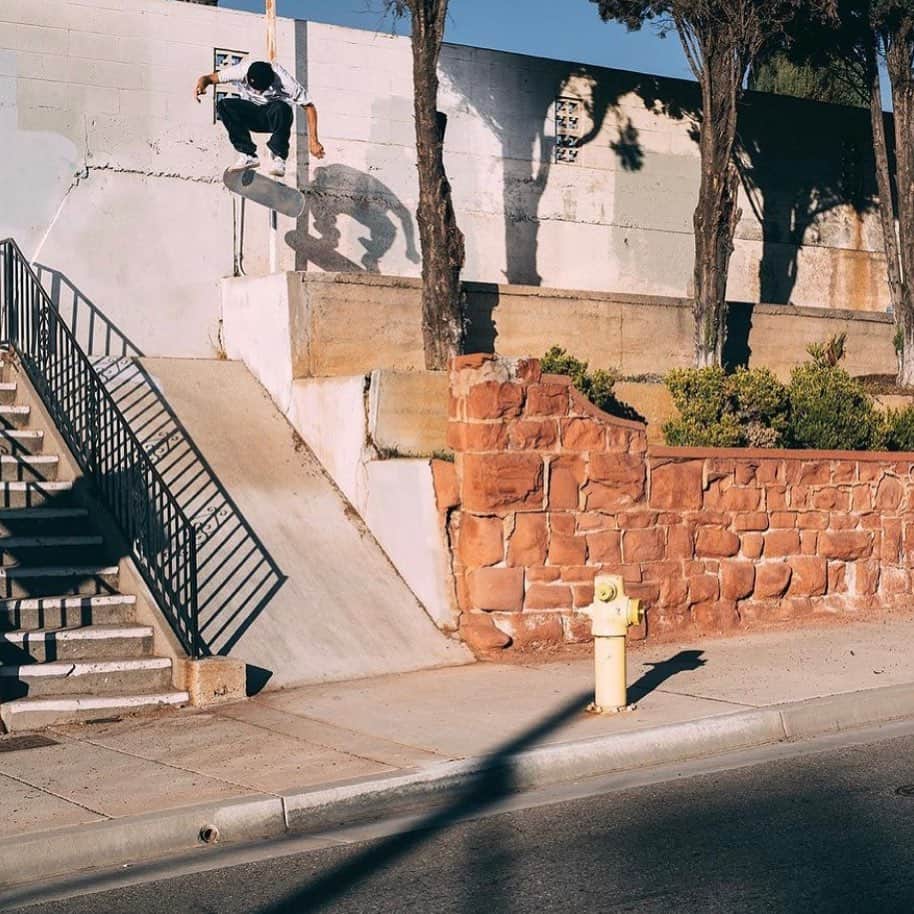 のインスタグラム：「@james_capps Half Cab Flippin in the Lakai Cambridge for the latest @thrashermag  Photo by @alex_papke  #Lakai #TheShoesWeSkate」