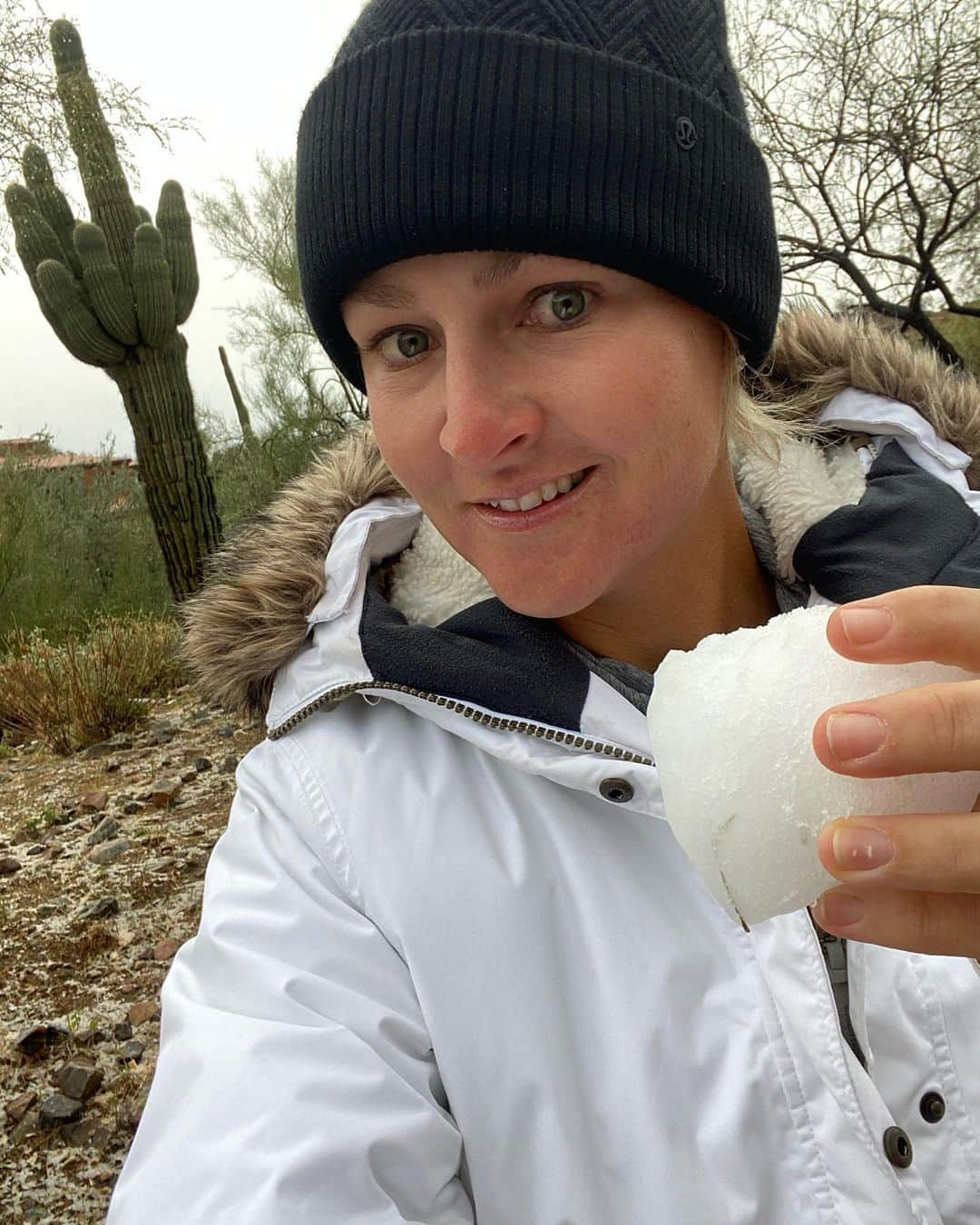 アンナ・ノルドクビストさんのインスタグラム写真 - (アンナ・ノルドクビストInstagram)「Believe it or not but it just snowed in AZ... 👀 🌵 now just need to find someone to have a snowball fight with! ❄️ ... and I was enjoying my shortsleeved practice here on Friday. Lets say this is very unusual! 🥴」1月26日 7時07分 - a_nordqvist