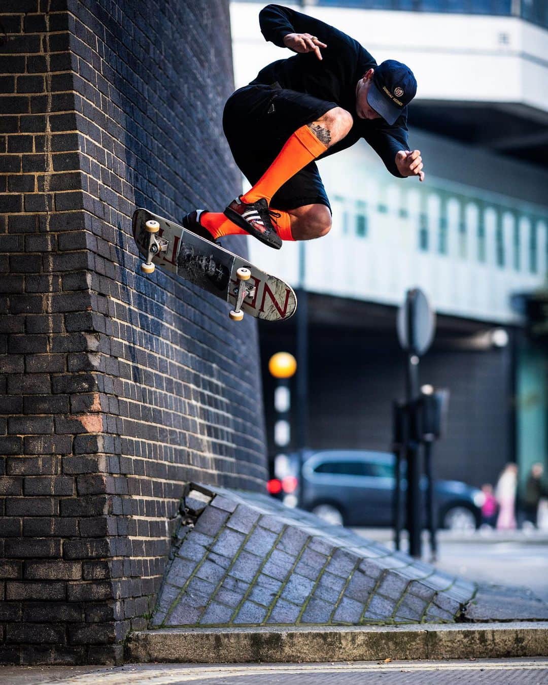 adidas Skateboardingのインスタグラム：「A new approach /// @blondey hits a wall ride shuv in his new Supertar colorway ⚫️⚪️. Available in select skate shops and online at adidas.com/blondey_superstar this Saturday, January 30th. • #adidasSkateboarding #Blondey」