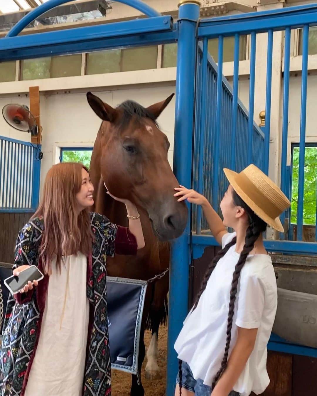 Laraさんのインスタグラム写真 - (LaraInstagram)「.  Back in September I had the opportunity to visit the wonderful @nasufarmvillage! 🤍✨ it was truly one of a kind, and I was charmed by the kind people and the sweet horses, and @saekoofficial was sincerely passionate about the farm. I would really like to visit again very soon! 🐴☀️ the organic blueberries were also delicious! 😍  #9月」1月26日 1時52分 - fa_la_lara