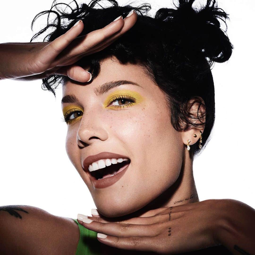 Halseyのインスタグラム：「about-face products are OFFICIALLY shipping out! can’t wait to see all the amazing looks you guys create. ☺️ thanks for the best launch ever! aboutface.com」