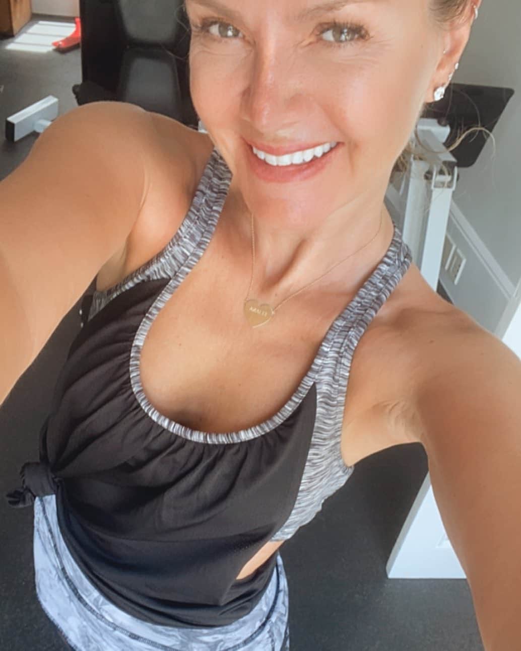 Eliana Michaelichin Bezerraのインスタグラム：「De leve... 😜」