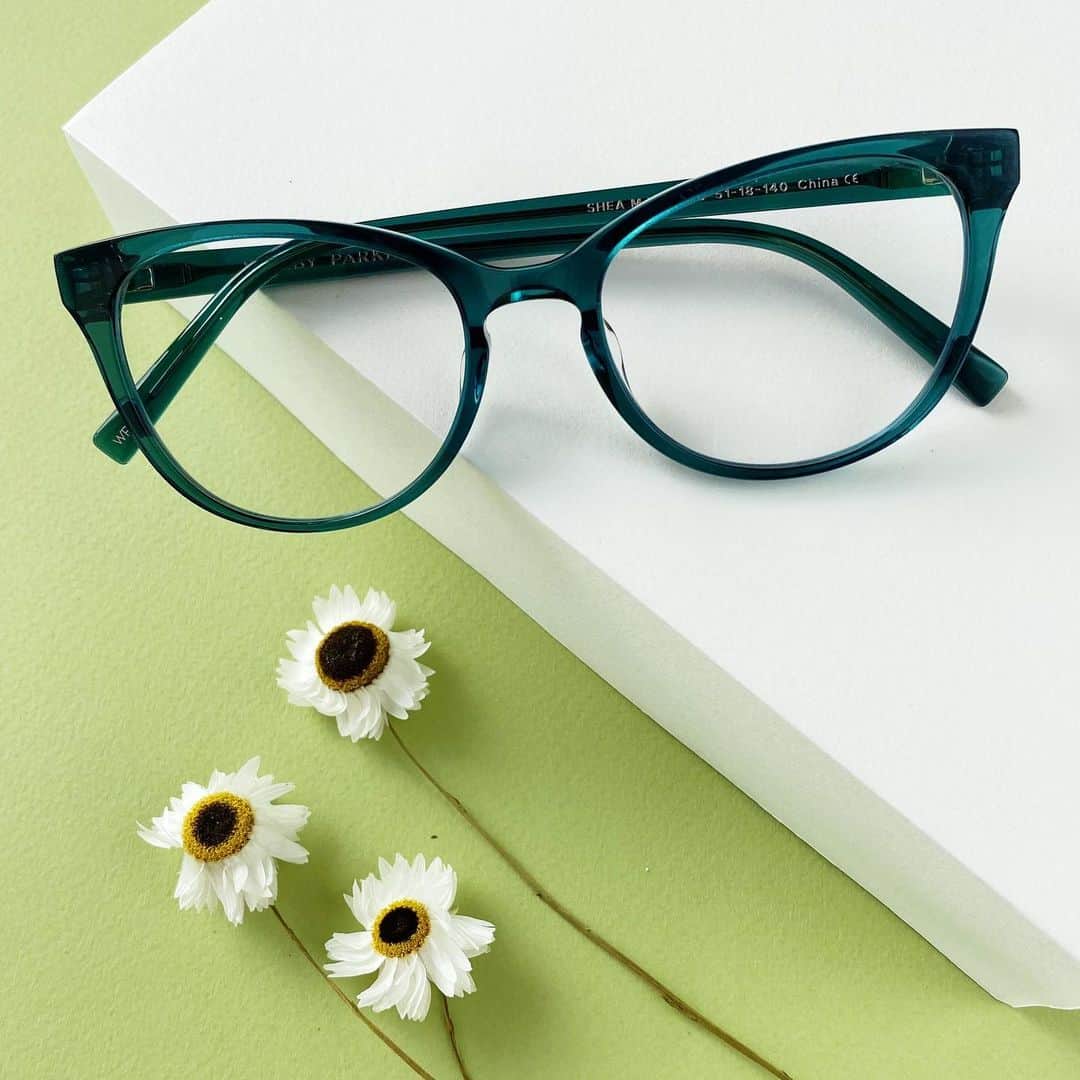 Warby Parkerのインスタグラム：「We've got more frames for more faces! Our Spring 2021 collection is full of spirited new shapes that come in multiple widths and Low Bridge Fit—like Shea in Peacock Green!」