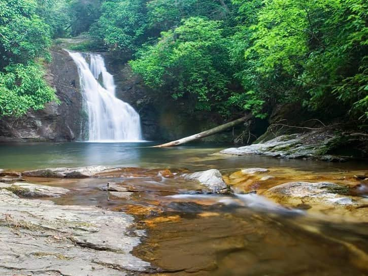 HGTVさんのインスタグラム写真 - (HGTVInstagram)「From Florida to Alaska and every state in between, take a virtual tour around the country with @travelchannel to explore the best national parks in America. 🏞 Where do you want to visit first? 📍⁠⠀ ⁠⠀ 1) Acadia National Park (Maine) (📸 Kim Carpenter)⁠⠀  2) Redwood National and State Parks, California (📸 Carol Highsmith)⁠⠀ 3) Grand Teton National Park, Wyoming (📸 dmathies)⁠⠀ 4) Chattahoochee River National Recreation Area, Georgia (📸 Sebastien Windel)⁠⠀ 5) Sleeping Bear Dunes National Lakeshore, Michigan (📸 Stephen Saks)⁠⠀ 6) Dry Tortugas National Park, Florida (📸 NPS)⁠⠀ 7) Big South Fork Park, Kentucky (📸 Danita Delimont)⁠⠀ 8)Washington Monument, District of Columbia (📸 Dennis Govoni)⁠⠀ 9) Little River Canyon National Preserve, Alabama (📸 Jeff Schreier)⁠⠀ 10) Agate Fossil Beds, Nebraska (📸 Posnov)⁠⠀  Discover 51 national parks to put on your #optoutside bucket list when you visit the link in our profile (and click on the photo from Acadia). 🔝🌳  #FreshStart #nps #nationalparks #optoutside #travelgoals⁠⠀」1月26日 2時12分 - hgtv