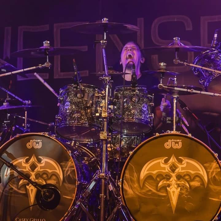 Queensrycheさんのインスタグラム写真 - (QueensrycheInstagram)「Casey giving his all behind the kit at Clearwater Casino in Suquamish, Washington (photo credit LIM SANG Photography) #queensryche #theverdicttour #caseygrillo #case #kickassdrummer #dwdrums #abeast #bamf #memories」1月26日 2時14分 - queensrycheofficial