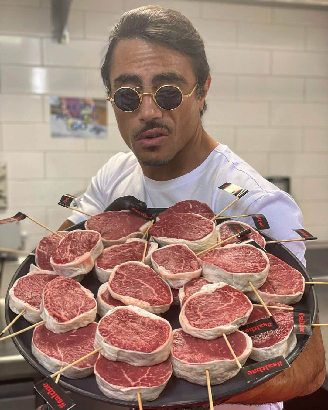 Saltbae（ヌスラット・ガネーシュ）さんのインスタグラム写真 - (Saltbae（ヌスラット・ガネーシュ）Instagram)「Madalyon #saltbae #saltlife #salt」1月26日 2時26分 - nusr_et