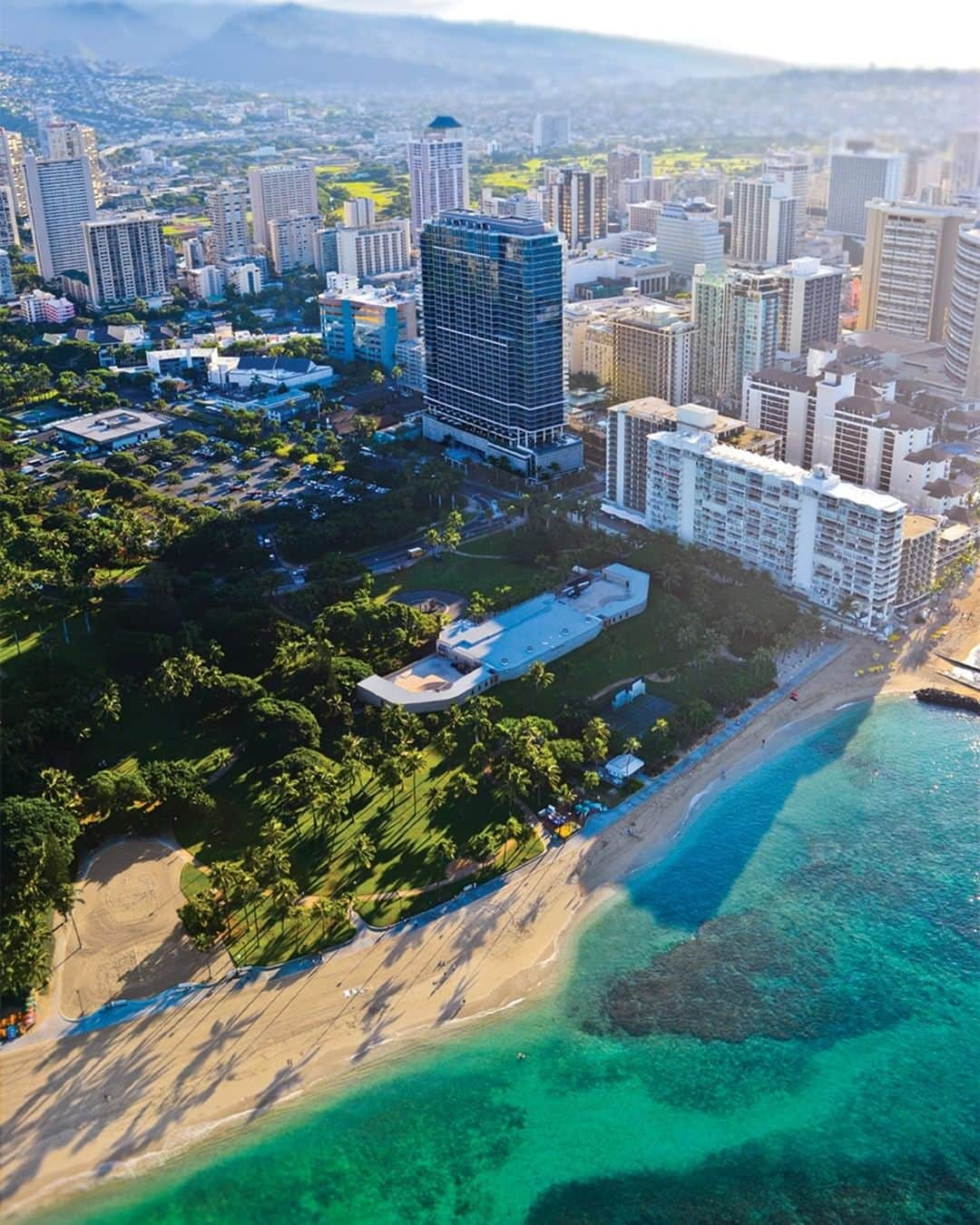 Trump Waikikiさんのインスタグラム写真 - (Trump WaikikiInstagram)「Breathtaking at every angle. #NeverSettle when you stay with us in the heart of Oahu.  TrumpHotels.com/Waikiki」1月26日 2時19分 - trumpwaikiki