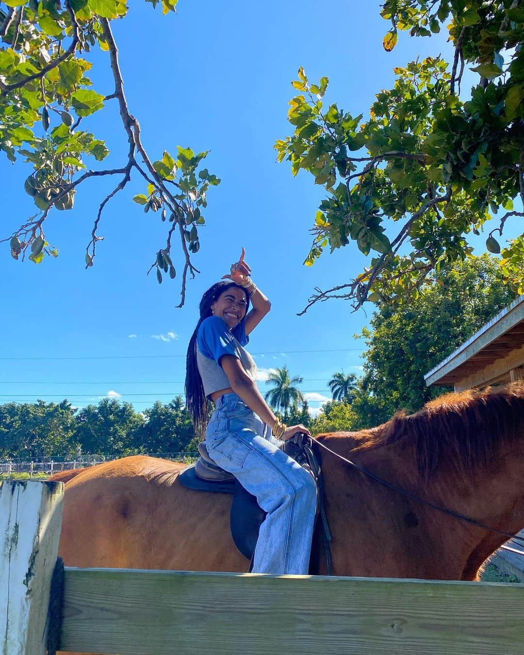 Herizen Guardiolaさんのインスタグラム写真 - (Herizen GuardiolaInstagram)「Photo dump from the farm I had such a wonderful day and wanna share it with you 🥰🌞🐴」1月26日 2時48分 - herizen_fawn