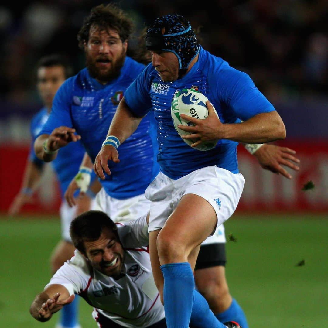 ワールドラグビーさんのインスタグラム写真 - (ワールドラグビーInstagram)「Congratulations to @leonardoghiraldini on an amazing career with @italrugby!   107 caps. Inspirational leader. An Azzurri legend 🇮🇹  #rugby #rugbygram #Italy」1月26日 3時11分 - worldrugby