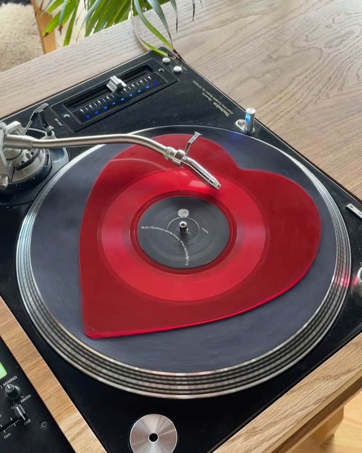 メイヤー・ホーソーンのインスタグラム：「Oldie but goldie “When I Said Goodbye” is finally on all streaming platforms. As an added bonus: there are 37 copies of the original heart-shaped vinyl in the store at mayerhawthorne.com ❤️ UPDATE: sold out in minutes we are trying to get more🤦🏻‍♂️」