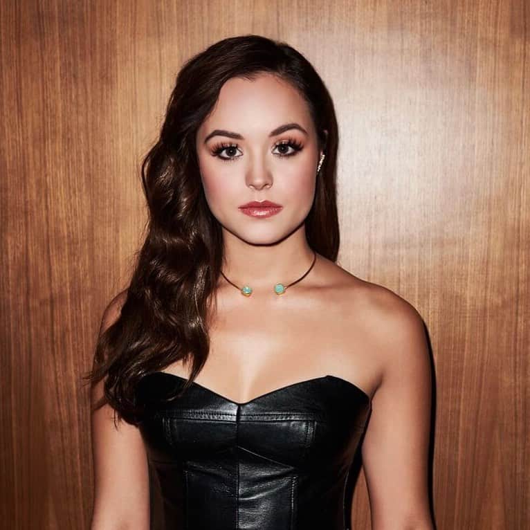 ヘイレイ・オランティアのインスタグラム：「2021 ain’t ready ✨」