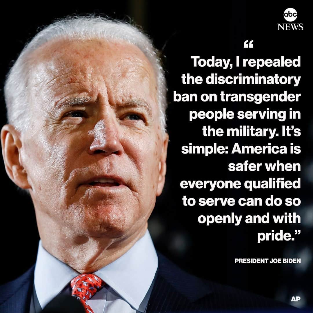 ABC Newsさんのインスタグラム写真 - (ABC NewsInstagram)「Pres. Biden officially reverses former Pres. Trump's ban on transgender people from serving in the U.S. military: "It’s simple: America is safer when everyone qualified to serve can do so openly and with pride.” #transrights #lgbt #lgbtrights #joebiden #donaldtrump #usmilitary⁠ ⁠ Read more at LINK IN BIO.」1月26日 3時48分 - abcnews