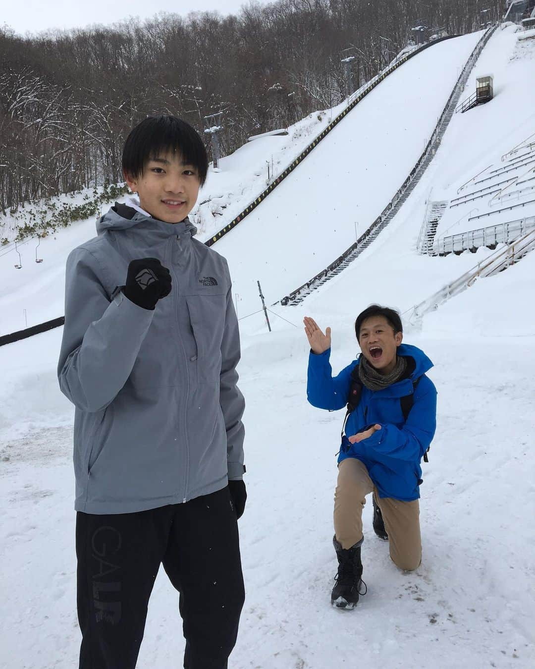 北海道テレビ「イチオシ！モーニング」さんのインスタグラム写真 - (北海道テレビ「イチオシ！モーニング」Instagram)「30(土)に行われる#第48回HTBカップスキージャンプ競技大会 。 YouTubeで実況する林アナが、出場する高校生を紹介します。 けさは#札幌日大 1年の#森野幹登 選手。 第1印象・・・とにかく#イケメン ！ 撮影スタッフと「#王子さま のようだ～」と盛り上がりました。 長身(177cm)で、 チームの監督もその身体能力の高さに期待していました。 本番ではゴーグルを付けてますから お顔ではなくその#ジャンプ に注目してください！ 解説は #女子ジャンプ 界のレジェンド、#山田いずみ さんです。  #HTB #スキージャンプ #全部見せますHTBジャンプ #イチモニ #林和人」1月26日 3時49分 - htb_ichimoni