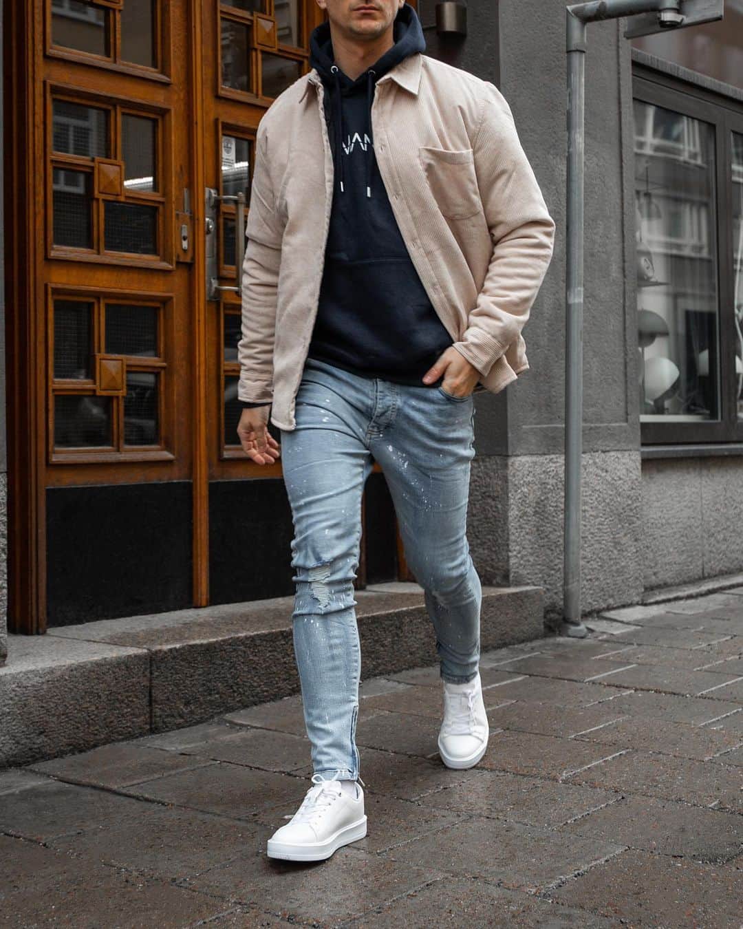Men Withのインスタグラム：「#ad Great streetstyle outfit from @boohoomanofficial 👌🏽 Tap the photo to shop!」