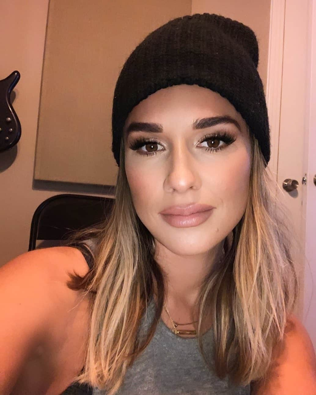 Jessie Jamesさんのインスタグラム写真 - (Jessie JamesInstagram)「Took Eric’s beanie... might keep it」1月26日 3時56分 - jessiejamesdecker