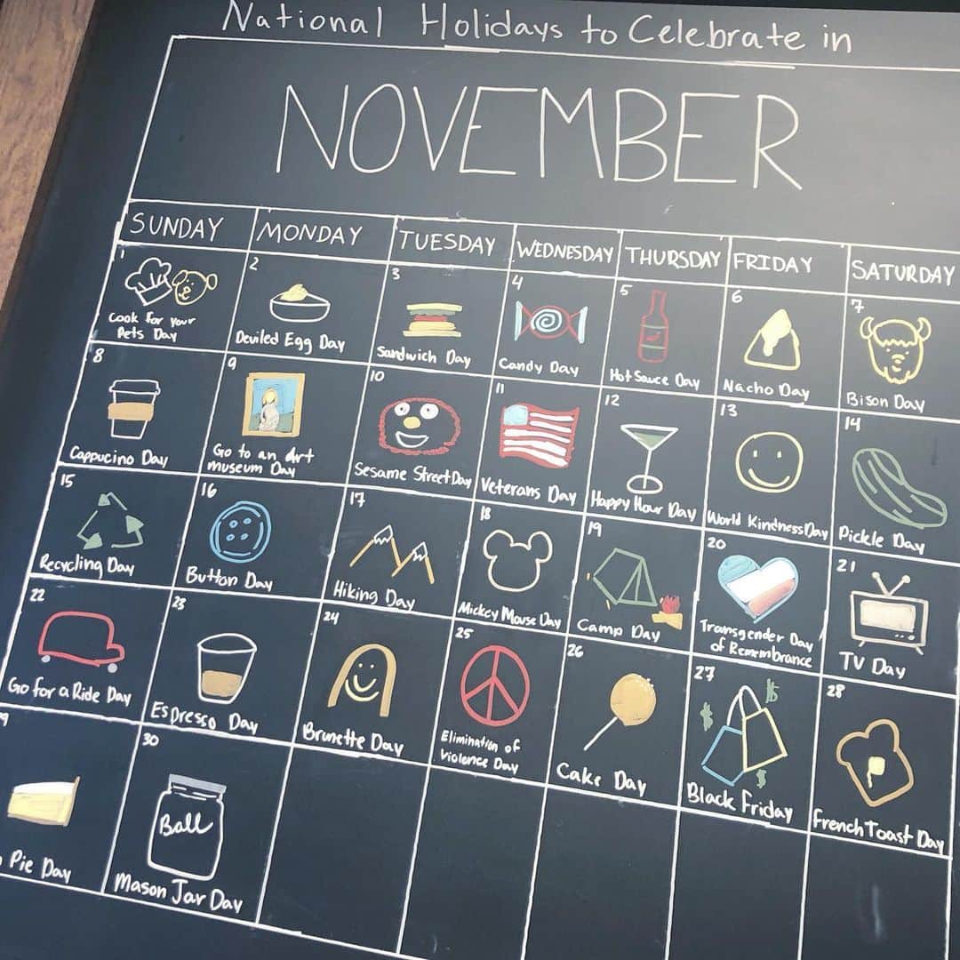 のインスタグラム：「・ National holiday celebrate in November @ Starbucks coffee store somewhere ・ 11/4はCandy dayらしい。 菅原キャンディ…懐かしい。 (わかる人にはわかる菅キャン…裏おとめ。) 先日友人に「菅原キャンディってなに〜⁉︎」って聞かれた所だったので思い出しました。 偶然色々な思い入れが重なり…♡♡  #nationalholiday#nationalholidays#calendar#starbucks#november#candyday#今日はなんの日」