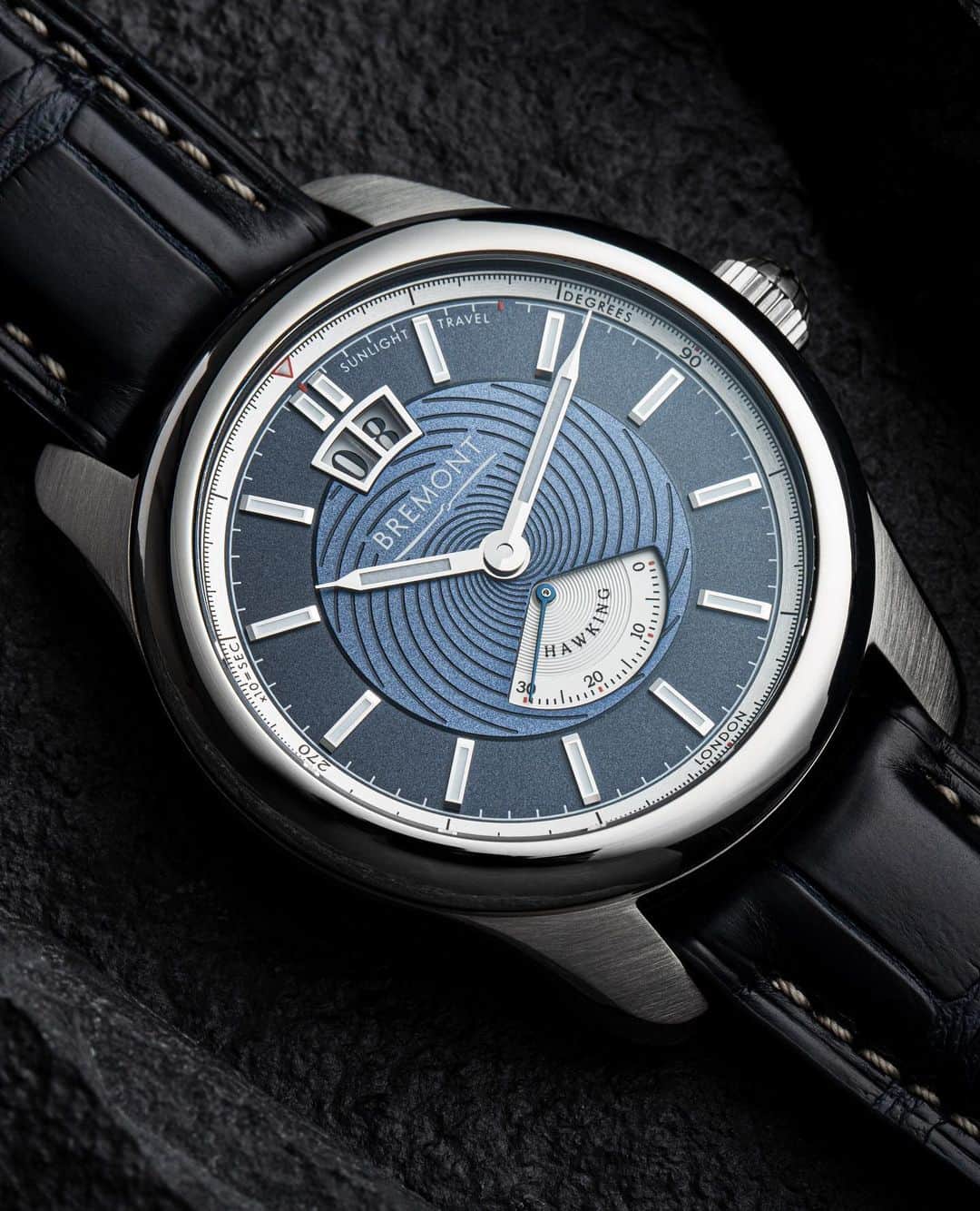 ブレモンのインスタグラム：「What are the materials of the Bremont Hawking Limited Edition White Gold watch?⁠⠀ ⁠⠀ • 18ct White Gold Bremont’s Trip-Tick® case construction with integrated flat sapphire crystal⁠⠀ • Four wooden discs cut from Professor Stephen Hawking's oak desk⁠⠀ • An individual serial number laser engraved onto original Stephen Hawking manuscript paper⁠⠀ • Authentic Meteorite disc⁠⠀ • Bevelled, polished nickel/rose gold hands with white Super-LumiNova®⁠⠀ ⁠⠀ Tap to learn the full story of the Bremont Hawking Limited Edition.⁠⠀ ⁠⠀ #bremont #bremontwatches #stephenhawking #hawking #hawkingfoundation #classicwatch #luxurywatch #vintage #astronomy #stars #universe #galaxy #nasa #nature #science #nightsky」