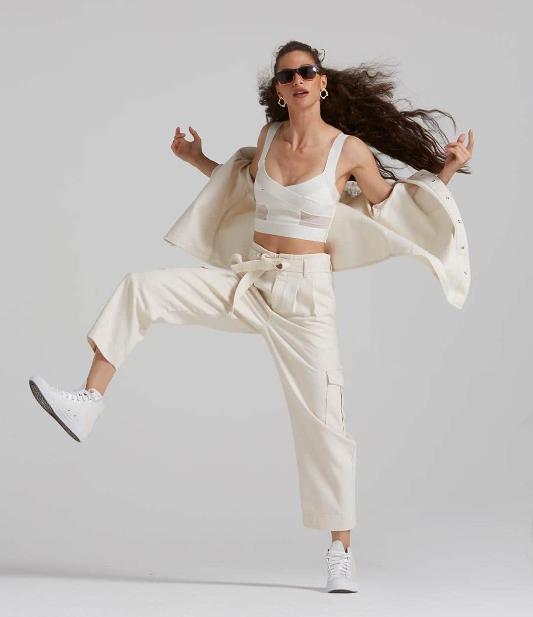 フレンチコネクションのインスタグラム：「This just in: New neutrals for a luxe way to lounge🤍  #FrenchConnection #MyFC」