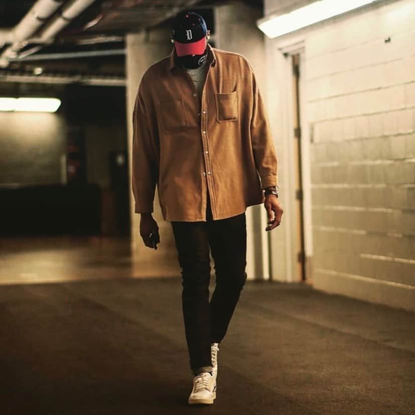 デマーカス・カズンズのインスタグラム：「Lone Wolf.」