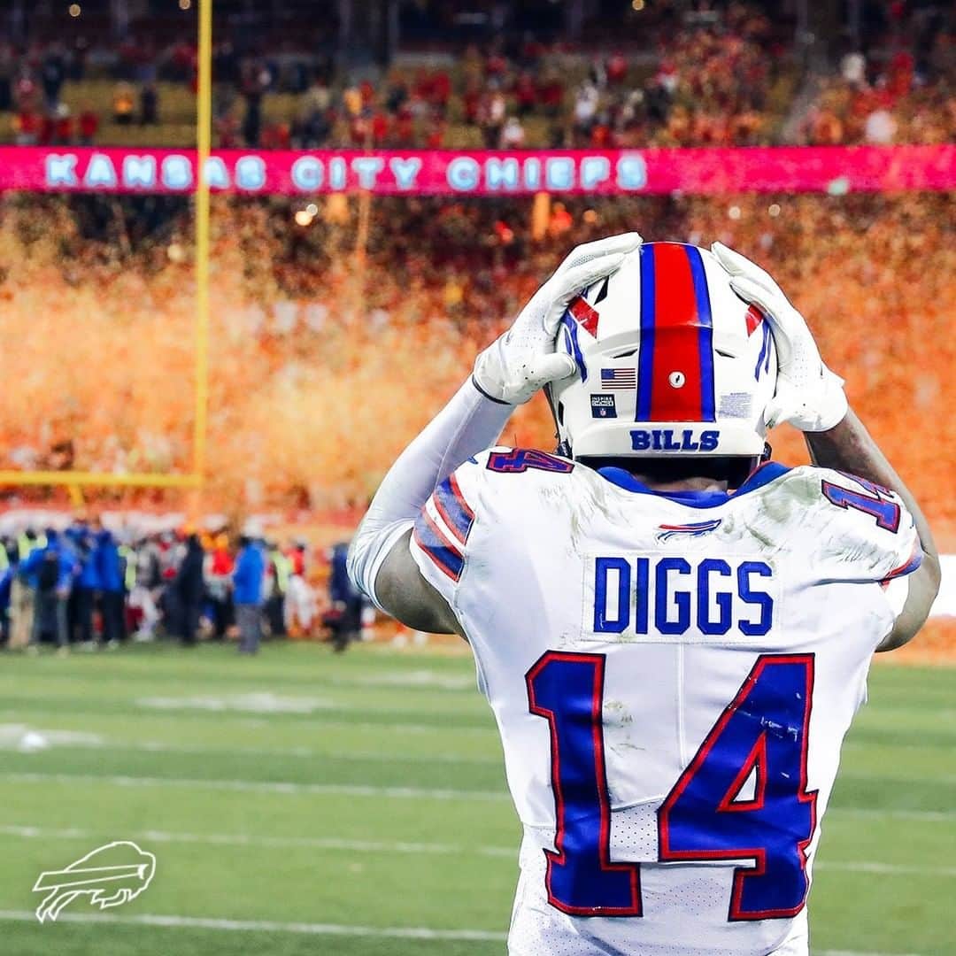 espnさんのインスタグラム写真 - (espnInstagram)「This photo of Diggs watching the Chiefs celebrate making it to the Super Bowl is tough 📸 (via @buffalobills)」1月26日 5時21分 - espn
