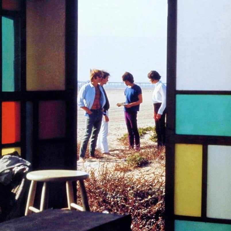 ジーエルシーオーのインスタグラム：「The Doors, Venice Beach, 1966 - Our SS '21 collection is a tribute to the artists, musicians and creatives of the 60s and 70s who pushed the boundaries of art and culture in Los Angeles. Who is your ultimate icon from that era? 👇🏼」