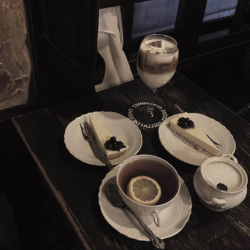 紗彩さんのインスタグラム写真 - (紗彩Instagram)「𝗖𝗔𝗙𝗘 𝗧𝗥𝗢𝗜𝗦 𝗖𝗛𝗔𝗠𝗕𝗥𝗘𝗦 ☕  間違えて消しちゃったので再投稿です🙏🏻  #トロワシャンブル #カフェ巡り #下北沢カフェ #下北沢グルメ」1月26日 16時25分 - _saya_523