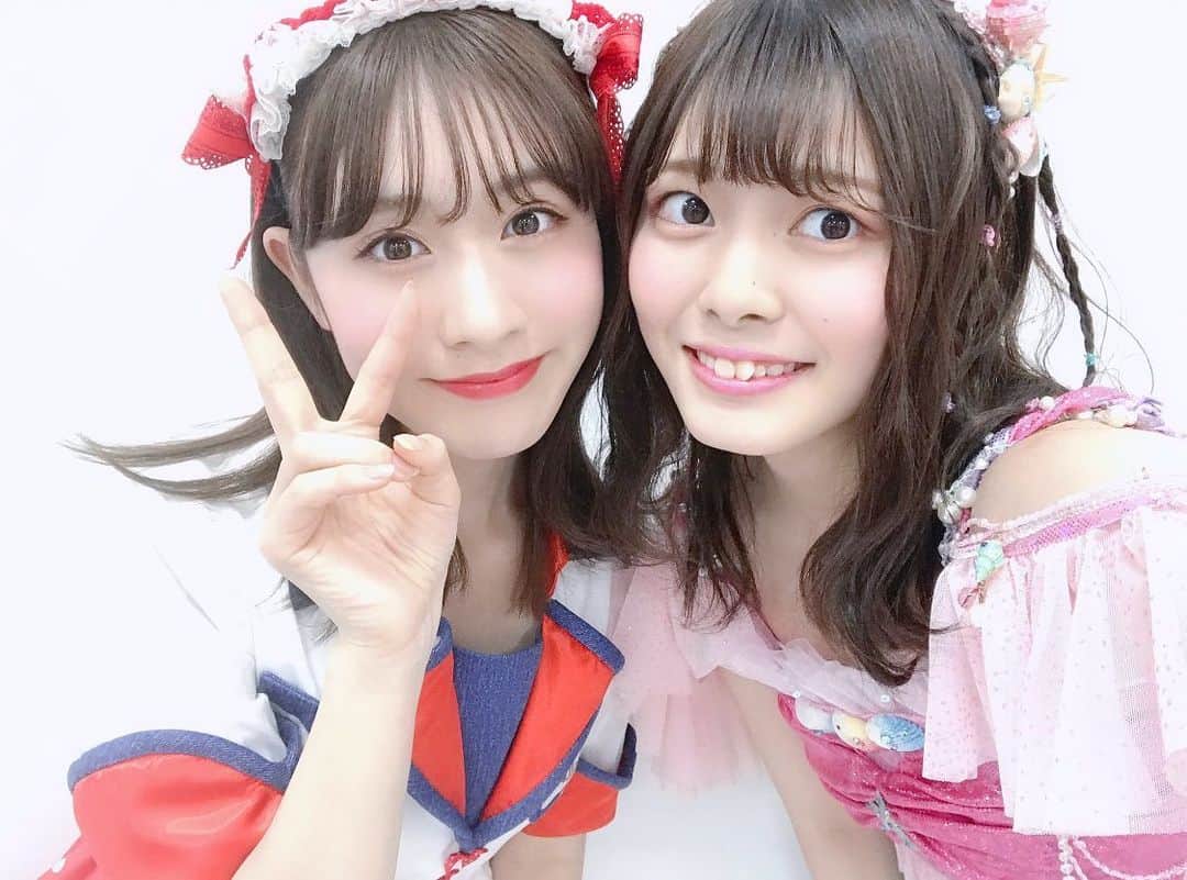 加藤美南のインスタグラム：「かどっち😊 かどっちが普段どれだけ頑張ってる、頑張ってきたかなんて私なんかが考えても及ばないと思うくらい自分とグループのことを人より沢山考えて多くは語らずともそれはみてる人には伝わってると思います😊✨それが私が一緒にいて感じたことです＾＾ 大好きだよ本当に楽しんでるかどっちが笑ってるかどっちが心の底からだいすきいい😊☺️❤️」