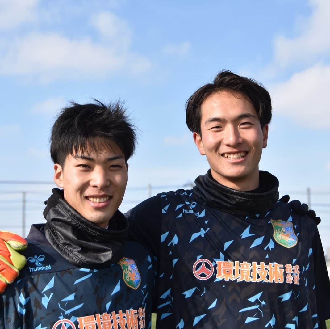 ヴァンラーレ八戸さんのインスタグラム写真 - (ヴァンラーレ八戸Instagram)「⚽️ 大卒ルーキー✨ 見えます。見えてます。二人の光り輝く未来が見えています🤩  #板倉洸 DF15  #東洋大学  #高島康四郎 GK1 #専修大学  #全緑FULLBLAST」1月26日 15時11分 - vanraure8nohe