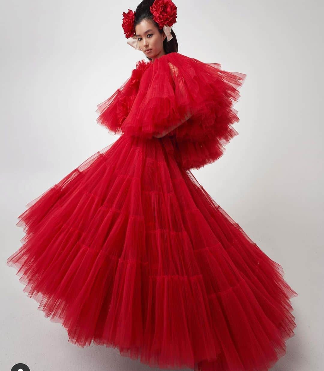 アンナ・デッロ・ルッソさんのインスタグラム写真 - (アンナ・デッロ・ルッソInstagram)「Spectacular Haute Couture S/21 @giambattistavalliparis @giambattistavalli ❤️❤️❤️」1月26日 15時55分 - annadellorusso