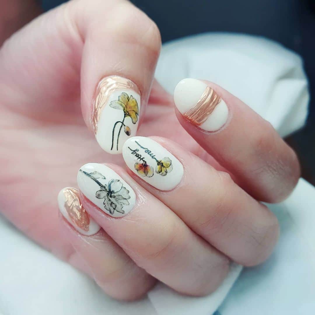 Yingのインスタグラム：「I used PREGEL Pastel Ivory and TSUMEKIRA @saki_chiba1028 Field of Flowers.  Items can be purchased at @nailwonderlandsg 🤗 . . . 🛒 www.nailwonderland.com⁣⁣ 📍20A Penhas Road, Singapore 208184⁣⁣ (5 minutes walk from Lavender MRT)⁣⁣ .  I am currently only able to take bookings from my existing pool of customers. If I have slots available for new customers, I will post them on my IG stories. Thank you to everyone who likes my work 🙏 if you need your nails done, please consider booking other artists at @thenailartelier instead ❤  #ネイルデザイン  #ネイルアート #ネイル #ジェルネイル #nailart #네일아트 #pregel #プリジェル #nails #gelnails #sgnails」