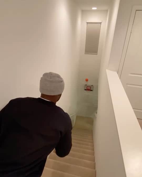 ダショーン・ジョーダンのインスタグラム：「@sportscenter @juneelite」