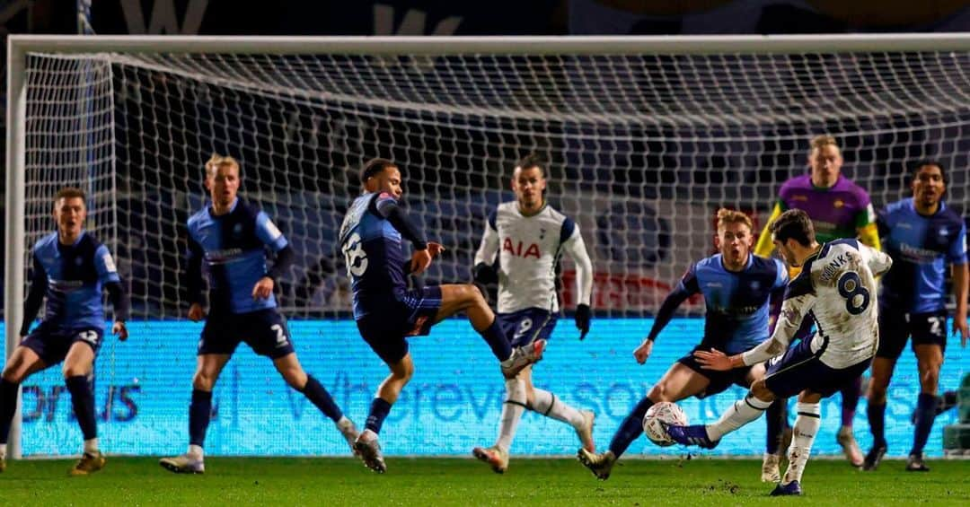 ハリー・ウィンクスのインスタグラム：「Proper cup game tonight and credit to @wwfcofficial who pushed us all the way. Really pleased to finish the game out strongly with a goal and MOTM」