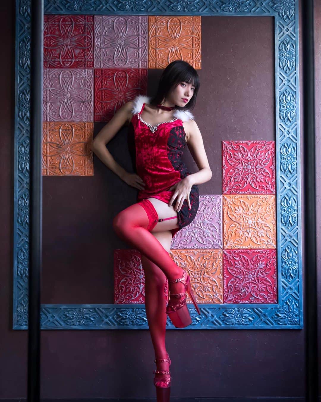 秋元るいさんのインスタグラム写真 - (秋元るいInstagram)「おはよー！ 📷雰囲気イケメン　san . #gm #goodmorning  #おはよう #キャバドレス　#redcolor #redcode #ハイヒール　#ガーター　#coolgirl #japan #japanesegirl」1月26日 8時24分 - akimoto_rui