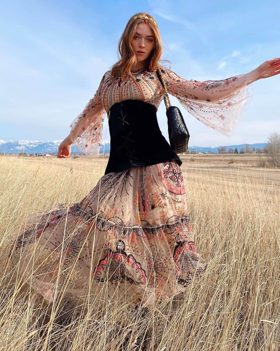 Larsen Thompsonのインスタグラム：「whimsical day in @dior kicking off the start of haute couture week✨♥️ #InvitedByDior」