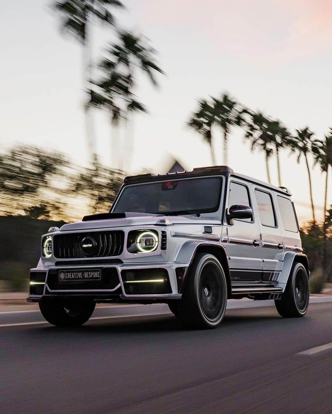 CARLiFESTYLEさんのインスタグラム写真 - (CARLiFESTYLEInstagram)「The first @keyvany_usa G-Wagon in the USA is FOR SALE by @creativebespoke!  Price: $359,800 📸: @hotlapstudios  Built by @cb_autosalon  ➖➖ For sale on creativebespoke.com   DM or text 480-695-5002 if you’re interested!  ➖➖ #CBClub #CreativeBespoke #luxury #exoticcars #luxurycars #carsovereverything #carswithoutlimits #carlifestyle #amazingcars #amazingcars247 #carbuild」1月26日 8時31分 - carlifestyle