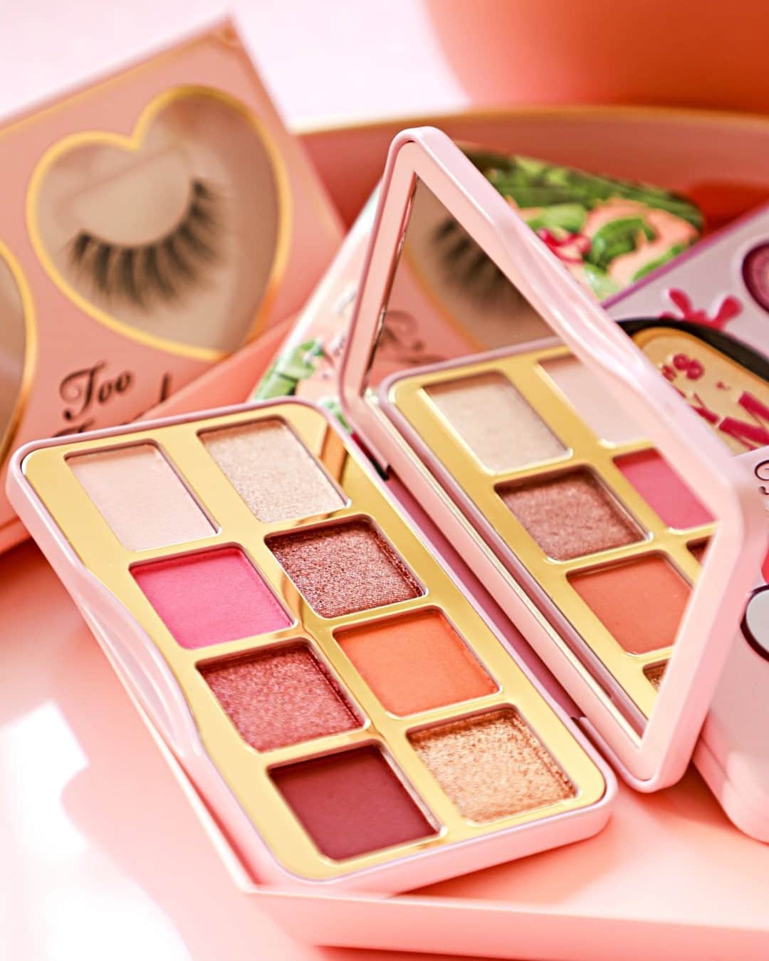 Too Facedのインスタグラム：「Level up for sexy playtime with our Let's Play Mini Palette 💖 It's packed with 8 fully-charged shades that are so playful and smell like bubble gum! #toofaced」