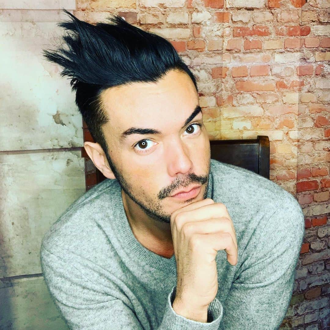 アンソニー・ラモスのインスタグラム：「When you are zoom-ing and you start thinking about what’s for dinner🍽」