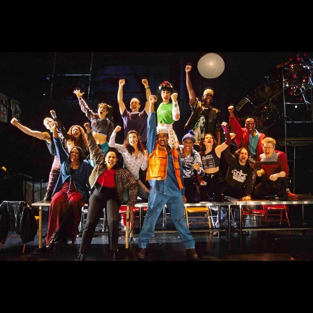 イディナ・メンゼルさんのインスタグラム写真 - (イディナ・メンゼルInstagram)「25 years ago tonight, we learned to forget regret or life is ours to miss. #RENT #Broadway」1月26日 9時21分 - idinamenzel