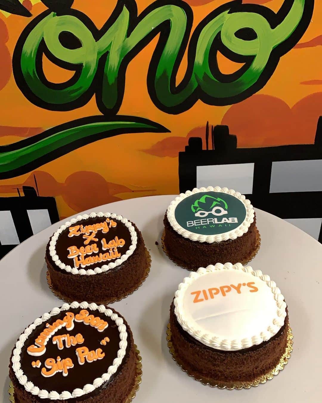 Zippy's Restaurantsのインスタグラム：「Something ono is brewing exclusively for Beer Lab HI. Beer Lab HI x Zippy’s coming soon 🎂🍻」