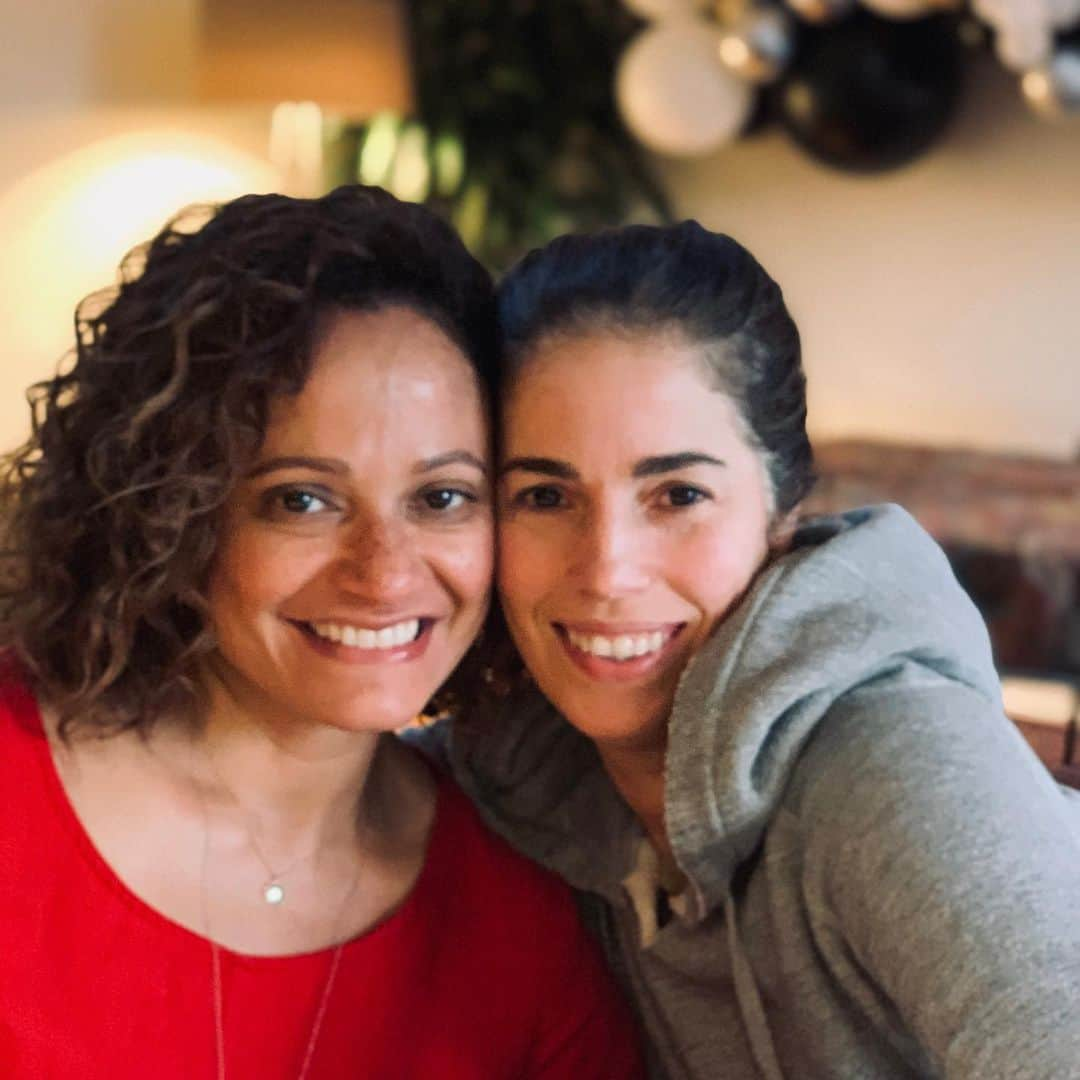 ジュディ・レイエスさんのインスタグラム写真 - (ジュディ・レイエスInstagram)「Happy birthday to @therealanaortiz , one of my favorite people, dearest friends, fabulous mom and tremendous actor!! Blessed to share a friendship with you. Love you muchisimo!! 👑✊🏽♥️🖤🤎」1月26日 10時11分 - itisijudyreyes1