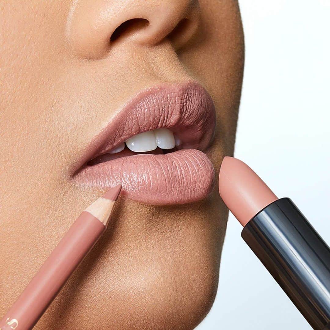 Motives Cosmeticsのインスタグラム：「If you’re looking for the most beautiful, everyday shade, the Dare to Bare Lip Kit is for you! Shop lip kits at motivescosmetics.com 🖤」