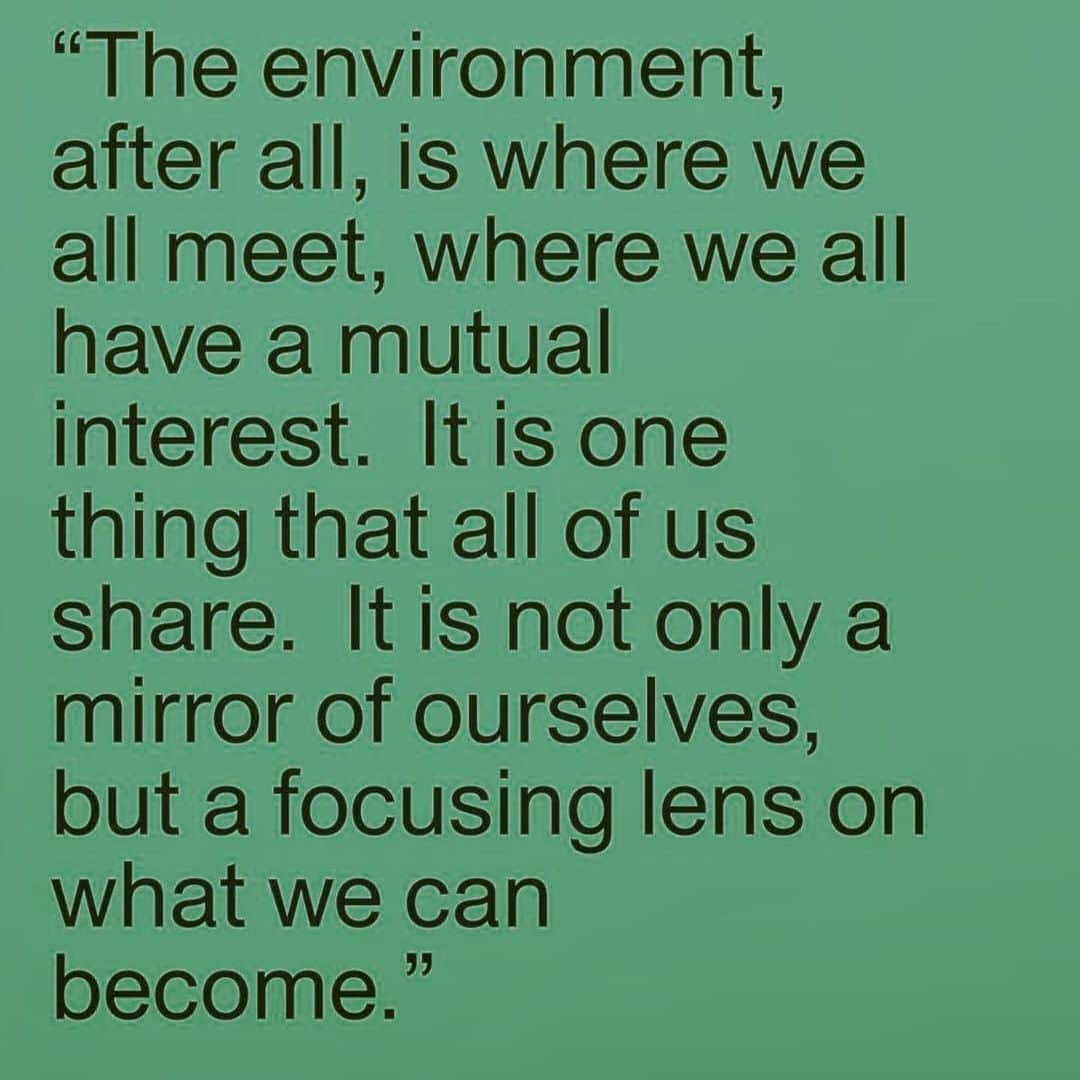 ナタリア・コルドバ・バックリーのインスタグラム：「Climate CHANGE starts with you.   Via @atmos Because we all have planet Earth in common 🤍」
