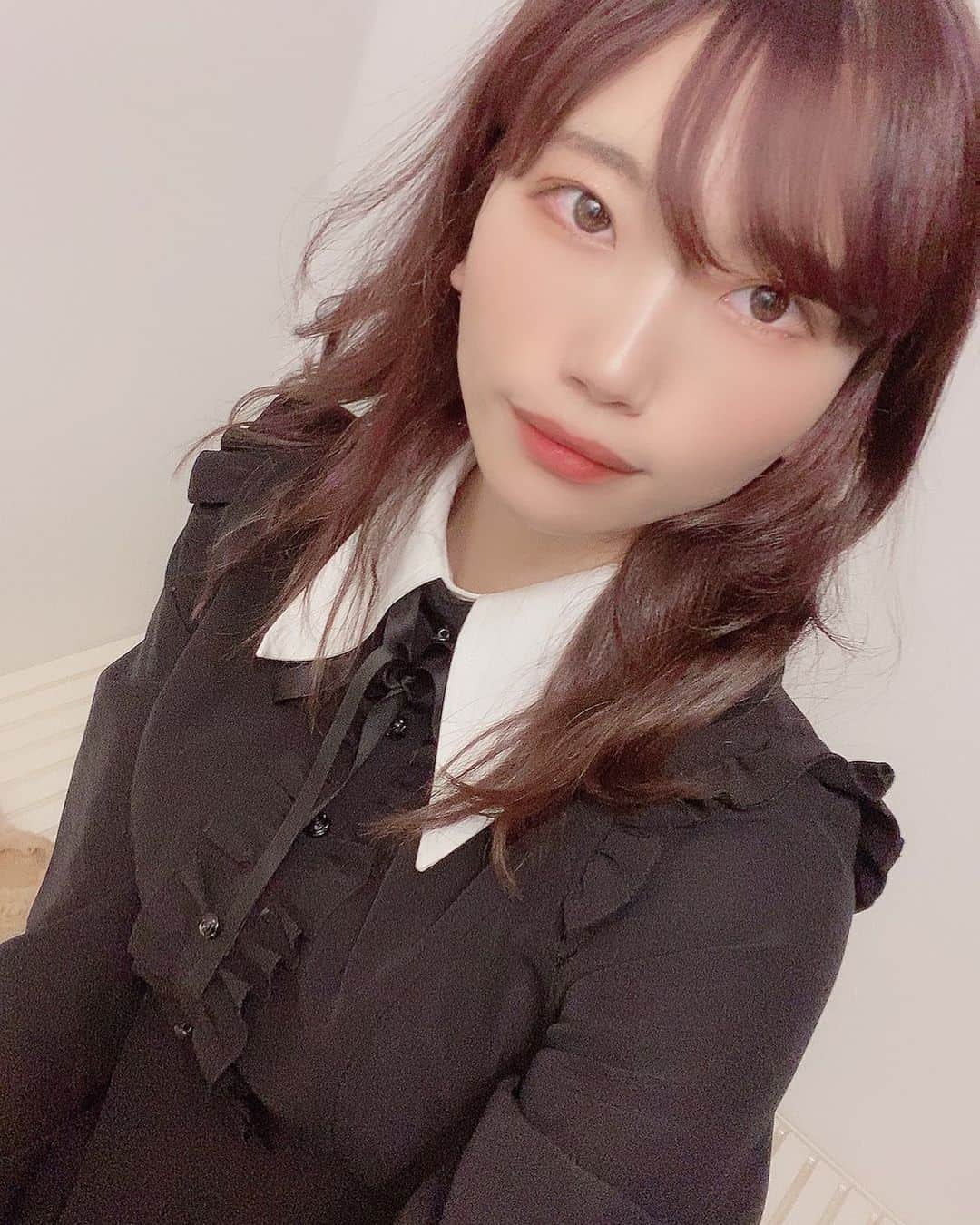 石原美沙紀のインスタグラム：「ピンクブラウン💇‍♀️ #ヘアスタイルチェンジ  #アイドル　#女優　#likesforlike #followｍe」