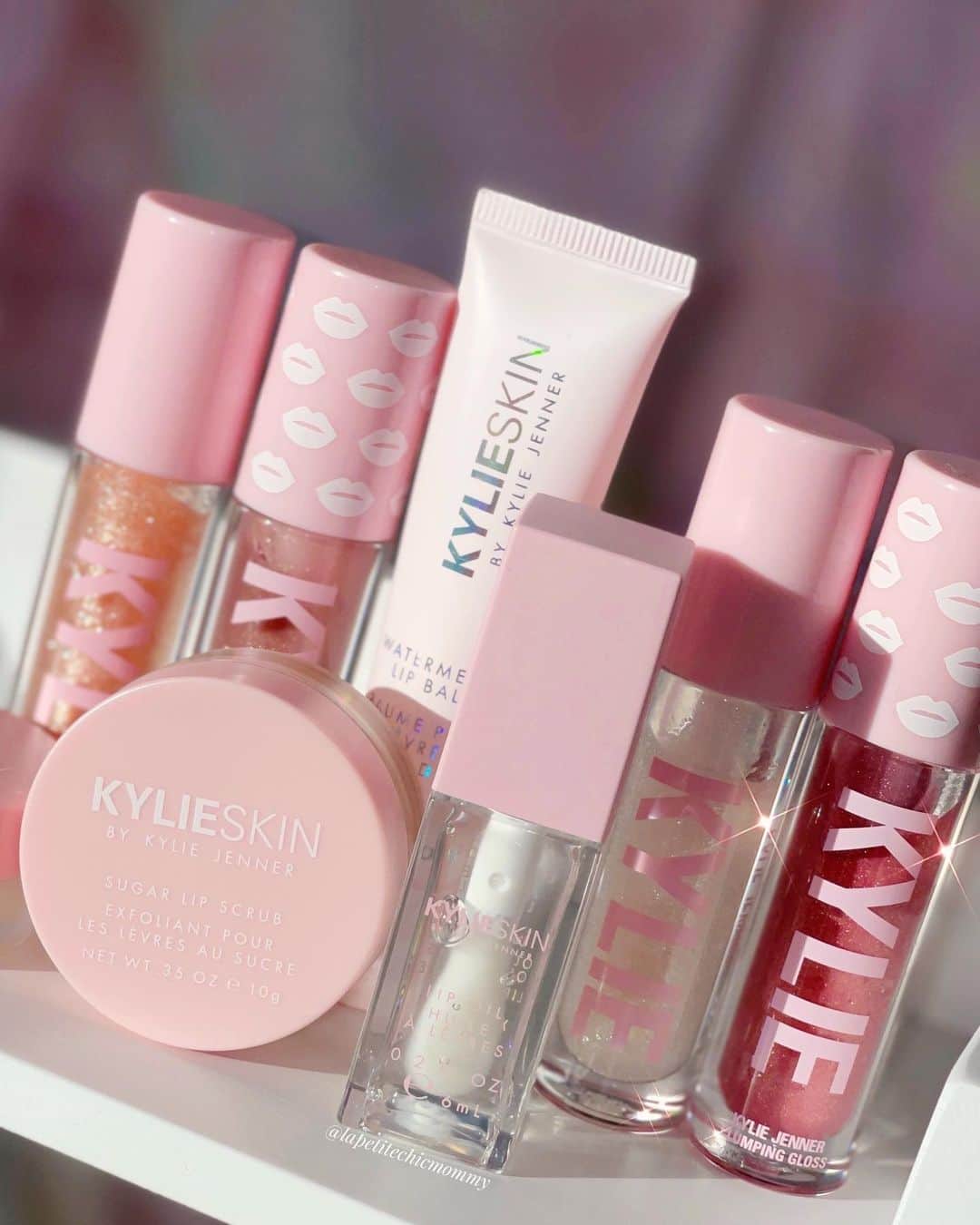 Kylie Cosmeticsさんのインスタグラム写真 - (Kylie CosmeticsInstagram)「some of our favorite @kylieskin and kylie cosmetics lippies 😍 plus, the @kylieskin must-have lip oil restocks in february 💋 @lapetitechicmommy」1月26日 10時46分 - kyliecosmetics