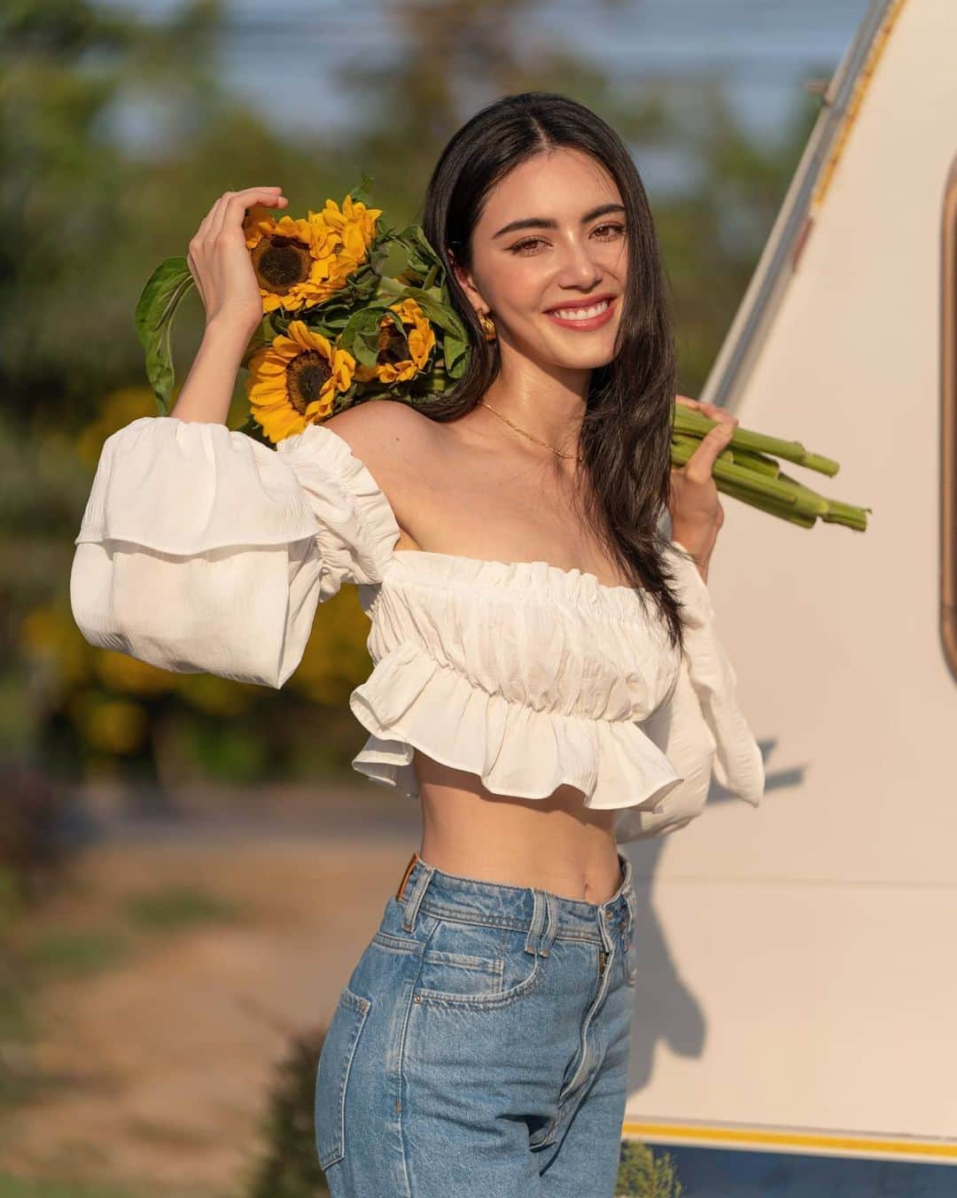 マイ・ダーウィカーのインスタグラム：「🌻 Morning 🎶」