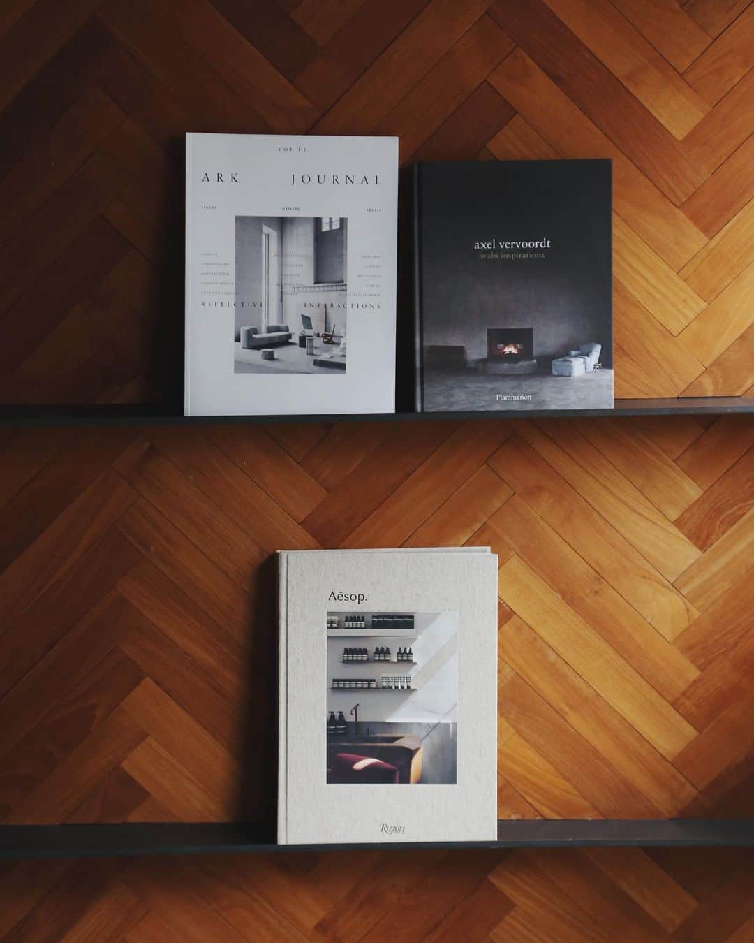 nostos booksのインスタグラム