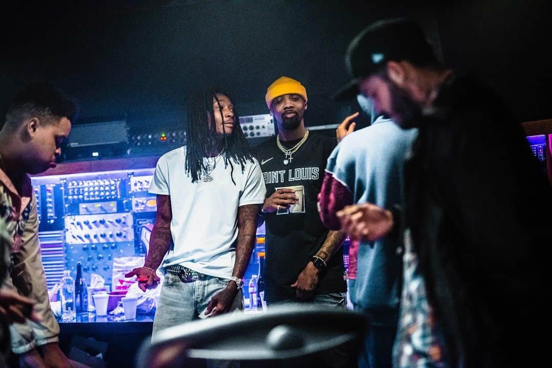 ウィズ・カリファのインスタグラム：「Goin Tarzan in tha booth.」