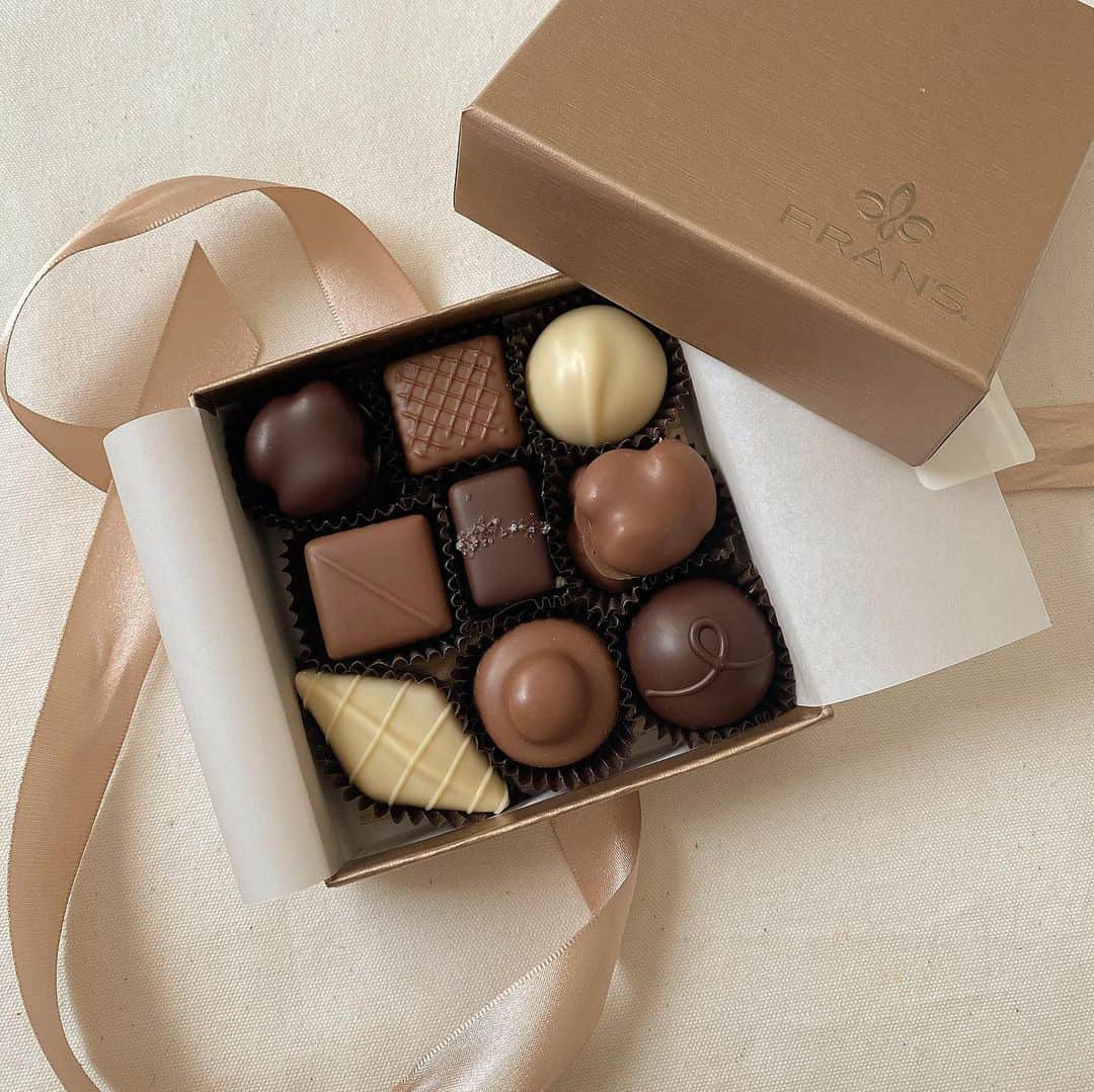 ムサシさんのインスタグラム写真 - (ムサシInstagram)「@frans_japan 🍫 チョコレート大好きやから自分に🥰✌︎ #franschocolates  #バレンタイン#チョコレート」1月26日 11時29分 - ___musashi.___