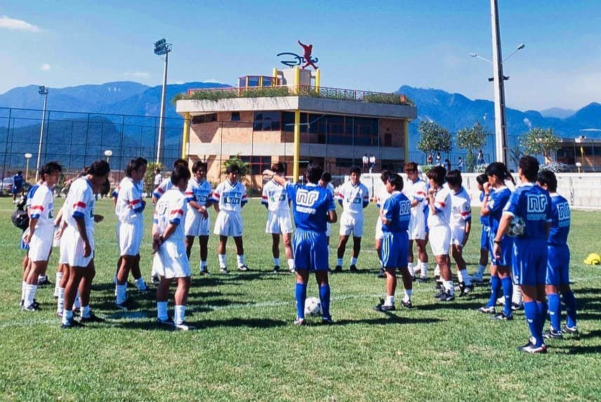 ジーコさんのインスタグラム写真 - (ジーコInstagram)「Esse ano o Kashima Antlers comemora 30 Anos e relembro quando o time veio fazer a pre- temporada aqui no Centro de Futebol Zico em 1996 e se sagrou Campeão pela 1 vez na J League. Parabéns Kashima e que seja um ano de conquistas. Fotos de Yumi, a fotografa oficial do time desde a sua inauguração.」1月26日 11時29分 - zico