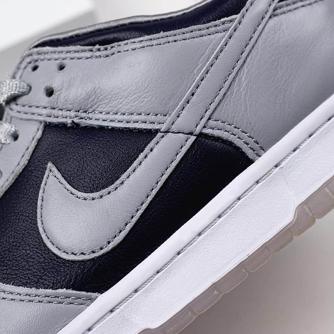 HYPEBEASTさんのインスタグラム写真 - (HYPEBEASTInstagram)「@hypebeastkicks: @nike continues its slew of Dunk Low releases this time with the "College Navy" iteration. The shoe its signature colorblocking with a navy shade and a light-toned “Wolf Grey. Uppers are made of supple leather and feature orange Nike branding hits along the white tongue. A final touch of material flair is provided by silver satin collar lining, and the look is completed with white midsoles and translucent rubber outsoles. Expect these to release on February 25 for $100 USD.⁠⠀ Photo: @repgod888」1月26日 11時26分 - hypebeast